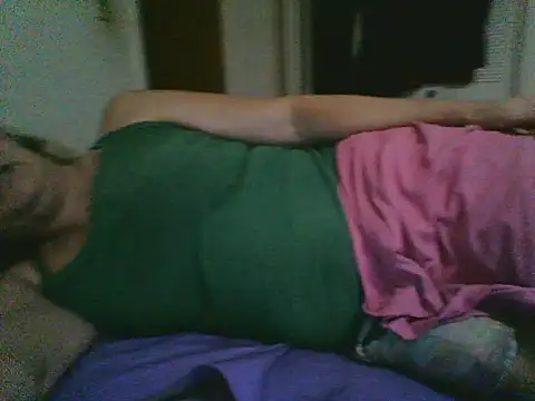 Snapshot of Emilylyn2501 chatting on October 3, 11:28 pm Emilylyn2501 online show from October 3, 11:28 pm