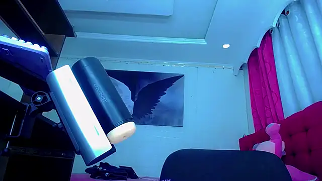 NahomiCamper online show from December 1, 1:34 pm