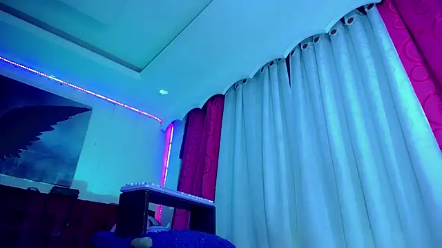 NahomiCamper online show from September 22, 2:06 am