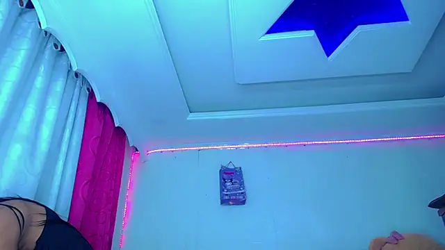 NahomiCamper online show from March 31, 10:12 pm