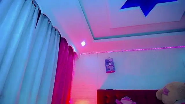 NahomiCamper online show from February 26, 11:05 pm