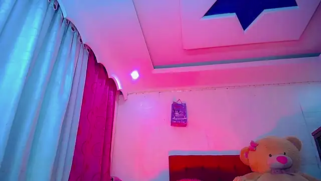 NahomiCamper online show from April 17, 11:07 pm