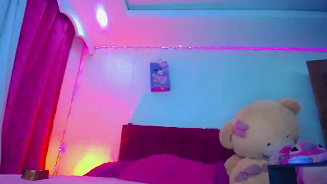 NahomiCamper online show from March 7, 1:23 am