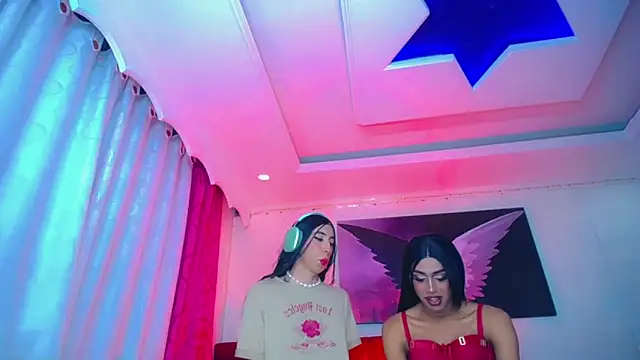 NahomiCamper online show from November 16, 2:27 am