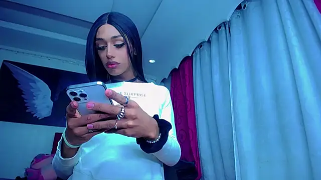 NahomiCamper online show from November 4, 10:02 pm