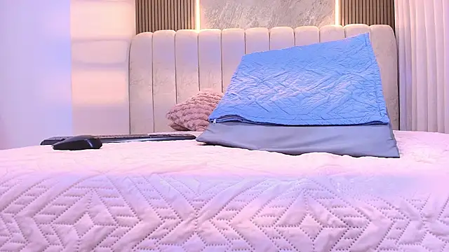 Snapshot of kata_hazel chatting on December 4, 7:24 pm kata hazel online show from December 4, 7:24 pm