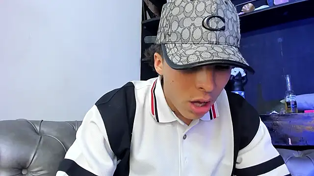 HeellBoy  online show from November 20, 8:09 pm