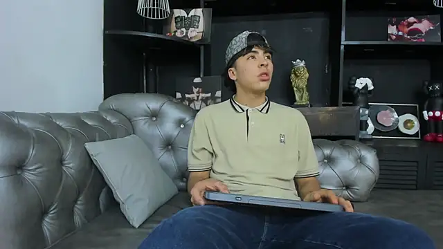 HeellBoy  online show from October 11, 8:10 pm