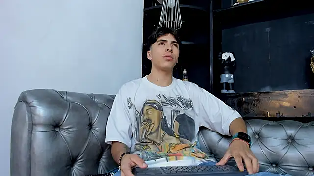 HeellBoy  online show from November 30, 3:29 am