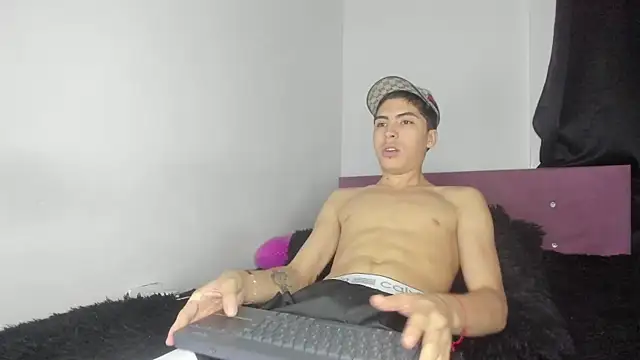 HeellBoy  online show from May 9, 2:15 am
