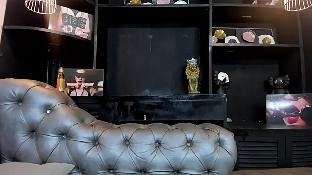 HeellBoy  online show from October 30, 9:01 pm