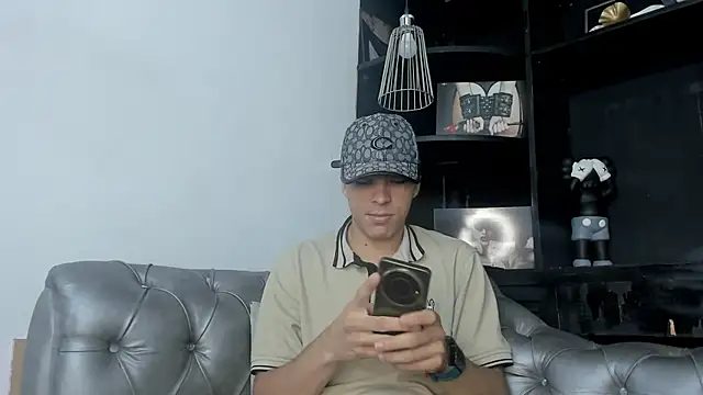 HeellBoy  online show from November 16, 2:27 am