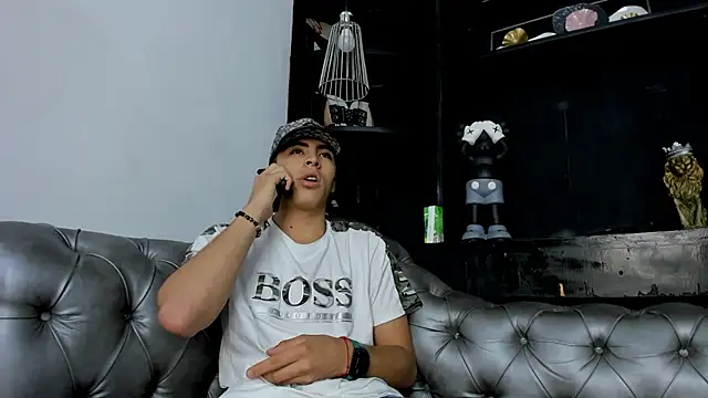 HeellBoy  online show from November 28, 3:17 am