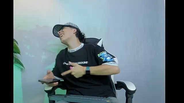 HeellBoy  online show from November 26, 2:55 am