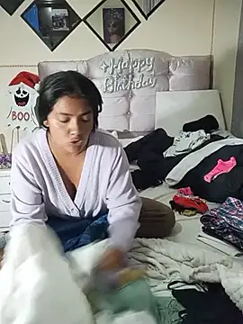 arianithaxox online show from December 2, 6:26 am