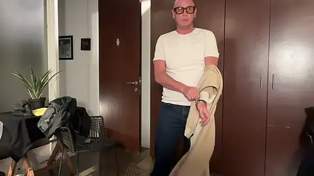 alanan881 online show from November 27, 1:28 am