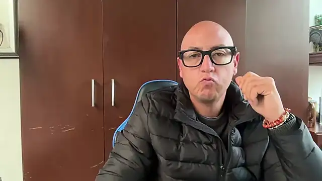 alanan881 online show from November 30, 6:30 pm