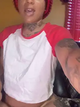 CrownedNyaries online show from January 27, 4:33 pm