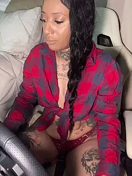 CrownedNyaries online show from January 8, 7:03 pm