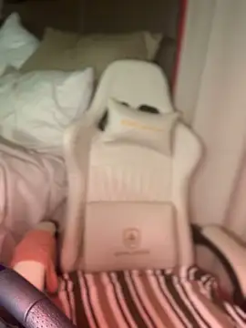 CrownedNyaries online show from January 1, 12:43 am