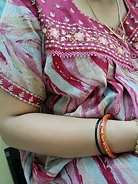 Snapshot of samitasharma chatting on July 8, 7:31 am samitasharma online show from July 8, 7:31 am