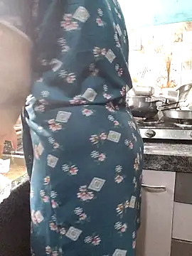 Snapshot of samitasharma chatting on October 21, 6:02 am samitasharma online show from October 21, 6:02 am