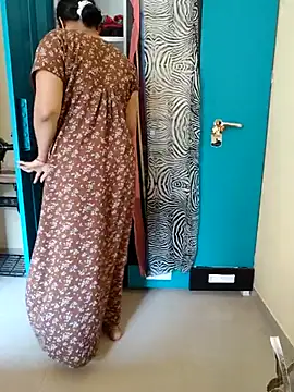 Snapshot of samitasharma chatting on November 13, 5:22 am samitasharma online show from November 13, 5:22 am