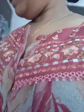 Snapshot of samitasharma chatting on June 14, 2:35 am samitasharma online show from June 14, 2:35 am