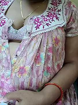 Snapshot of samitasharma chatting on July 6, 7:59 am samitasharma online show from July 6, 7:59 am