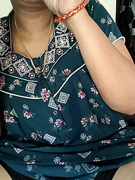 Snapshot of samitasharma chatting on July 20, 6:54 am samitasharma online show from July 20, 6:54 am