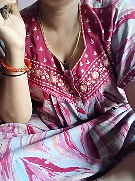 Snapshot of samitasharma chatting on July 9, 7:09 am samitasharma online show from July 9, 7:09 am