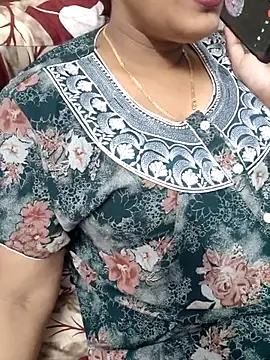 Snapshot of samitasharma chatting on July 16, 3:31 pm samitasharma online show from July 16, 3:31 pm
