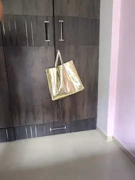 Snapshot of samitasharma chatting on November 14, 4:05 am samitasharma online show from November 14, 4:05 am