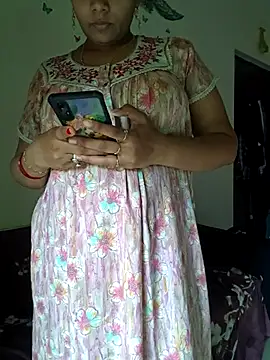 Snapshot of samitasharma chatting on July 4, 6:31 am samitasharma online show from July 4, 6:31 am