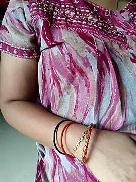 Snapshot of samitasharma chatting on July 10, 6:13 am samitasharma online show from July 10, 6:13 am