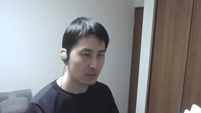 Snapshot of ikkakusai11 chatting on November 4, 9:24 am ikkakusai11 online show from November 4, 9:24 am