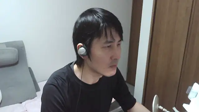 Snapshot of ikkakusai11 chatting on October 16, 9:56 pm ikkakusai11 online show from October 16, 9:56 pm