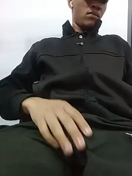 younglover250 online show from June 11, 6:21 am