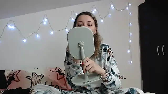 SweetMaddy888 online show from January 4, 4:12 am