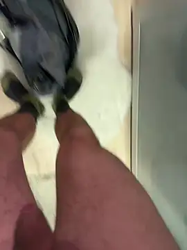 Snapshot of rundum40 chatting on December 23, 4:06 pm rundum40 online show from December 23, 4:06 pm