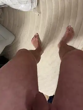 Snapshot of rundum40 chatting on January 4, 6:51 pm rundum40 online show from January 4, 6:51 pm