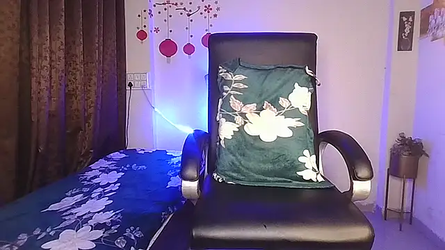 Black-Pearll online show from May 17, 1:49 am