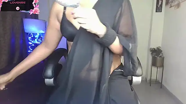 Snapshot of Black-Pearll chatting on February 23, 4:36 am Black-Pearll online show from February 23, 4:36 am