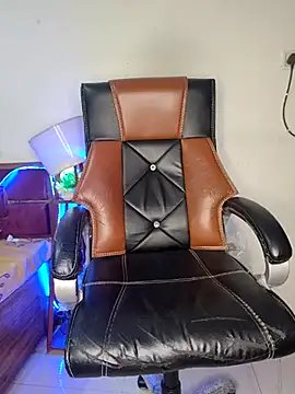 Snapshot of Black-Pearll chatting on March 20, 2:53 pm Black-Pearll online show from March 20, 2:53 pm