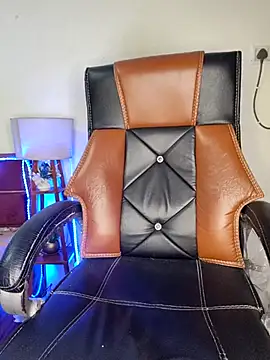 Snapshot of Black-Pearll chatting on March 16, 2:55 pm Black-Pearll online show from March 16, 2:55 pm