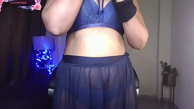 Snapshot of Black-Pearll chatting on January 18, 6:50 am Black-Pearll online show from January 18, 6:50 am