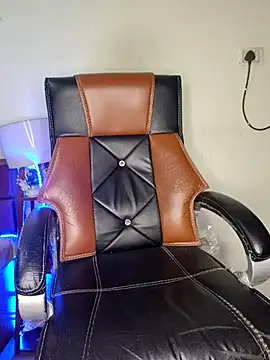 Snapshot of Black-Pearll chatting on March 21, 3:35 pm Black-Pearll online show from March 21, 3:35 pm