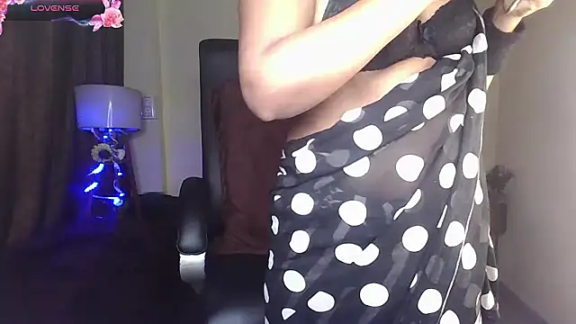 Snapshot of Black-Pearll chatting on January 12, 3:35 am Black-Pearll online show from January 12, 3:35 am