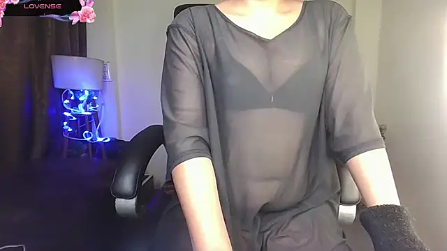 Snapshot of Black-Pearll chatting on February 2, 3:55 pm Black-Pearll online show from February 2, 3:55 pm