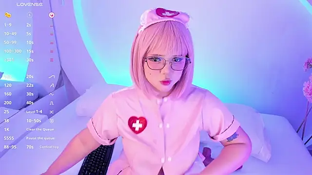 NanaOsaky online show from February 7, 12:13 pm